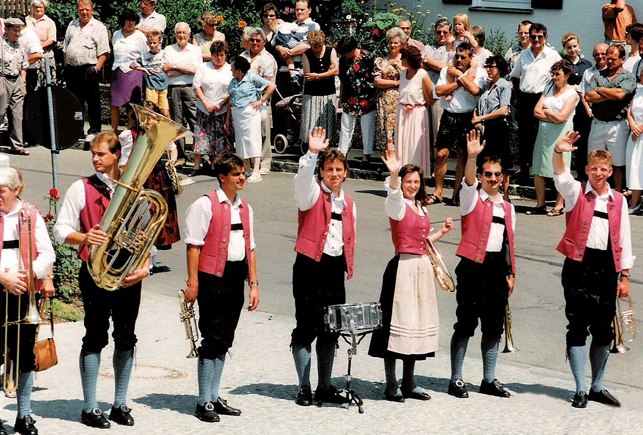„Spalierstehen“ beim Musikertreffen 1994